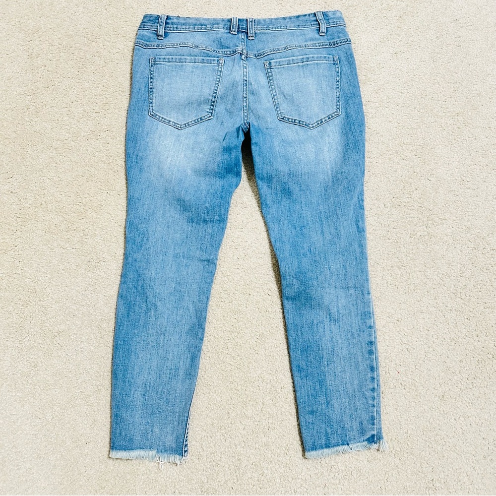 Free People Distressed Skinny Jeans – Women’s Size W30, Light Wash, Raw Hem - Picture 4 of 12